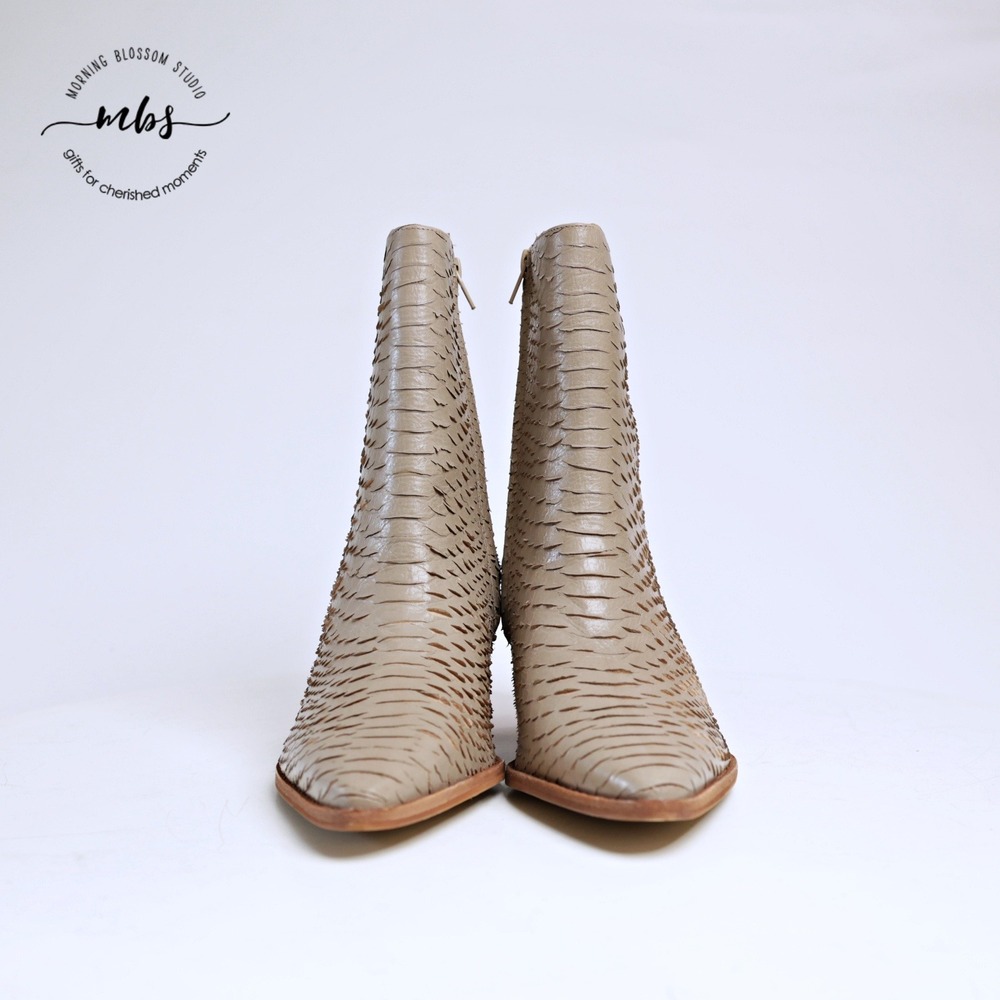 NIB Matisse Caty Leather Block Heel Snake Booties Ivory Women 8.5 - Picture 3 of 16
